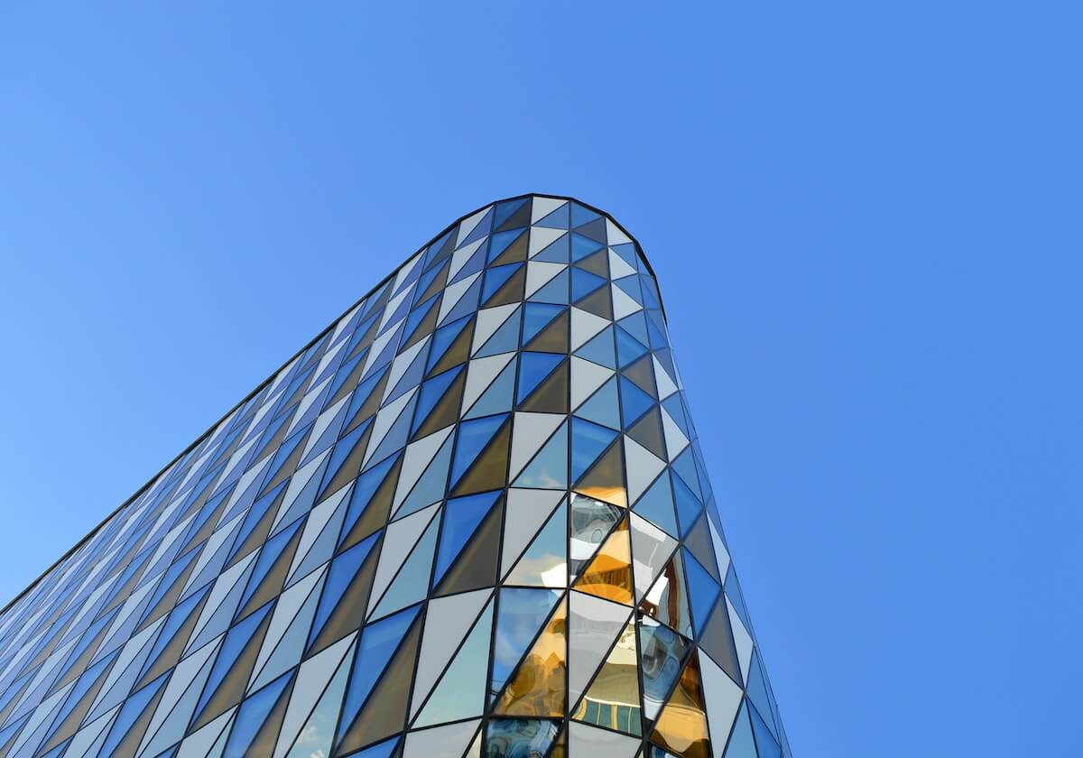 九游官网：掌上游戏世界的入口与探索